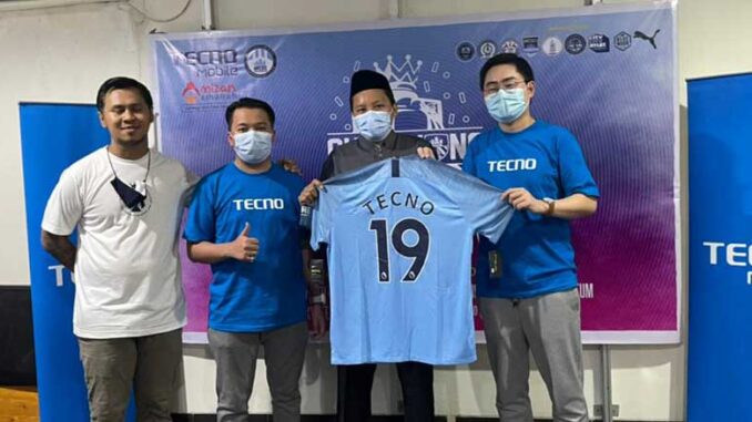 TECNO-Mobile-dan-MCSCI-menyerahkan-hasil-donasi-kepada-Mizan-Amanah TECNO Mobile